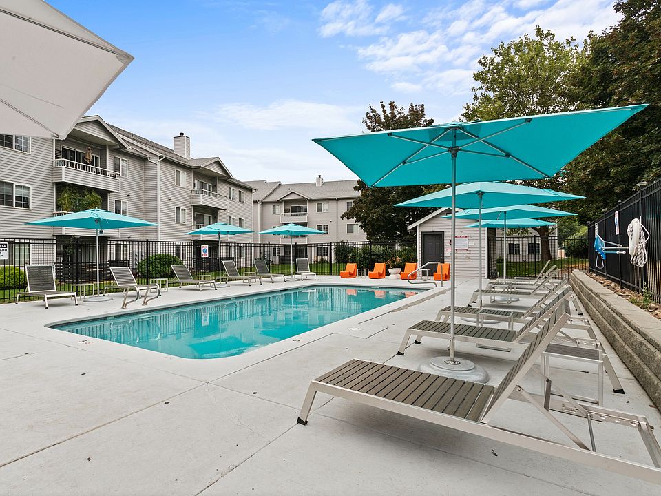 Willowbrook Pool