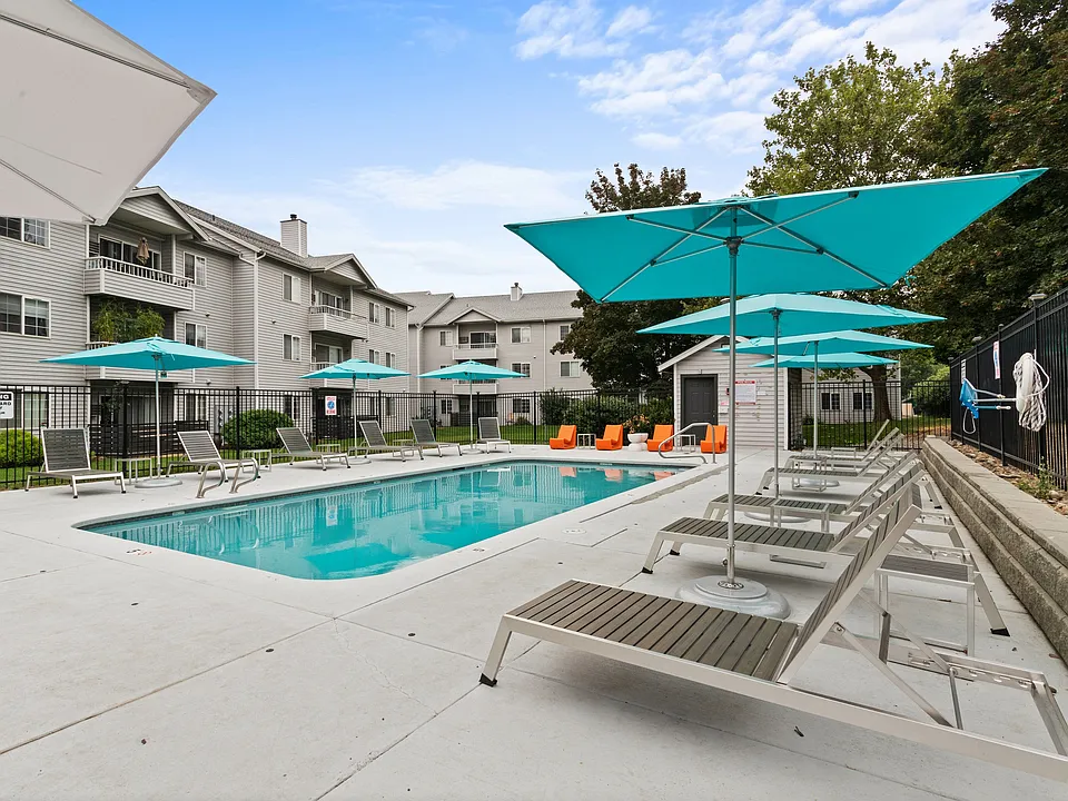 Willowbrook Pool