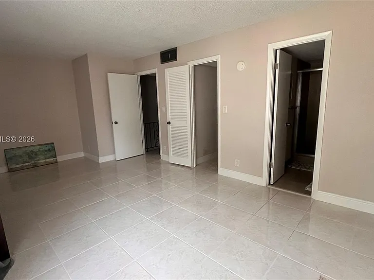 807 NE 27th Ave #807 — Photo 9