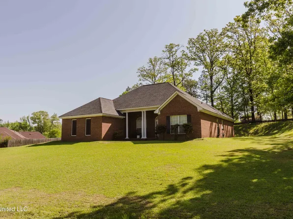417 Devonport Cir, Raymond, MS 39154
