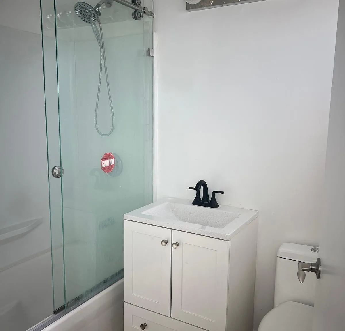 4 bed, 1936 sqft, $4,500 — Photo 4