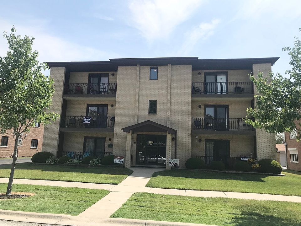 1st image of 16825 81st Ave APT 2N