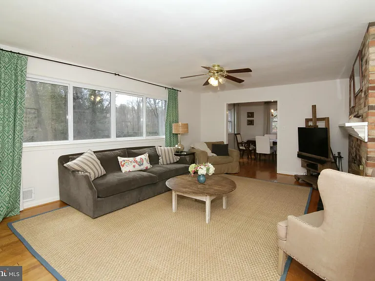 8947 Colesbury Pl — Photo 4