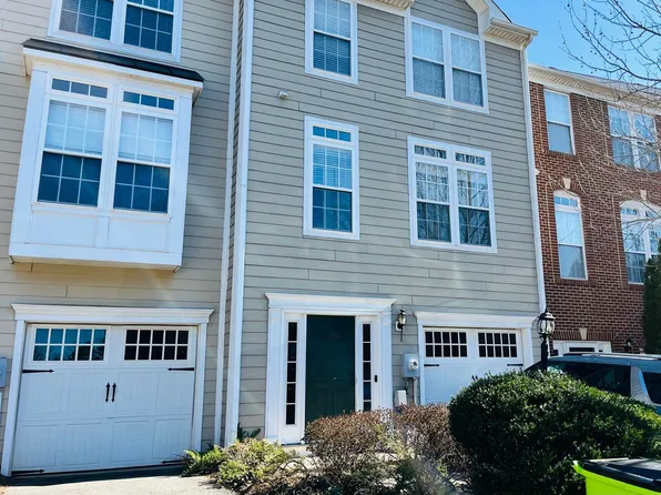 829 Rainier Rd, Charlottesville, VA 22903