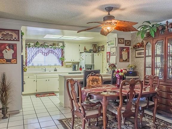 4th image of 9060 Larkspur Dr