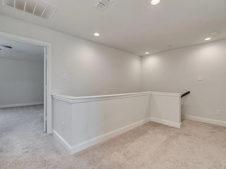 6805 Andrew Dr — Photo 29