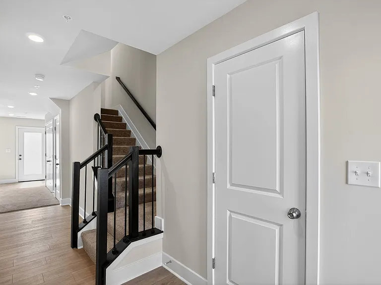 5527 Aberdeen Pl — Photo 3