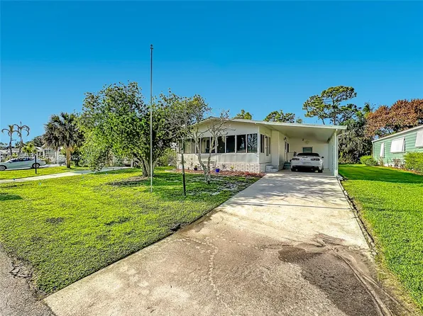 8227 Cinnamon Ln, Port Saint Lucie, FL 34952