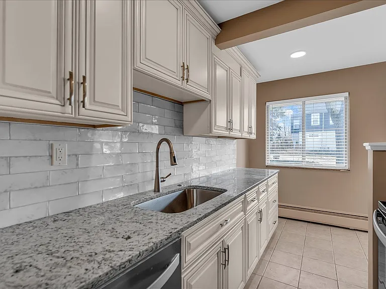 141 Ardmore Dr #141 — Photo 6