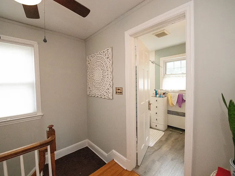 215 7th Ave — Photo 8