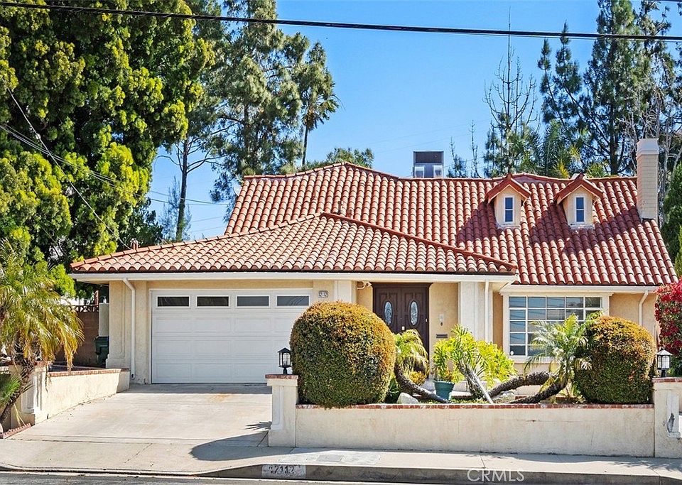 1st image of 12112 Woodley Ave