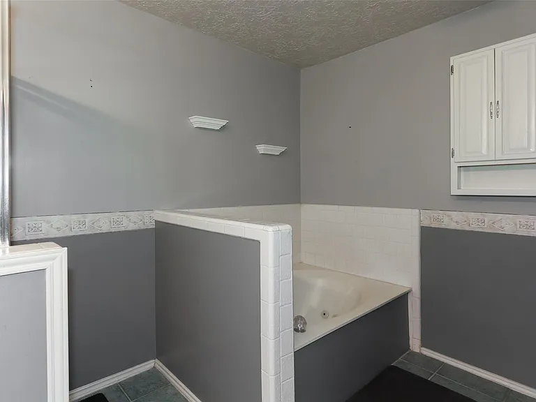 16410 Salinas Ln — Photo 13