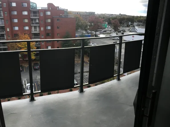 22 9th St APT 702, Medford, MA 02155