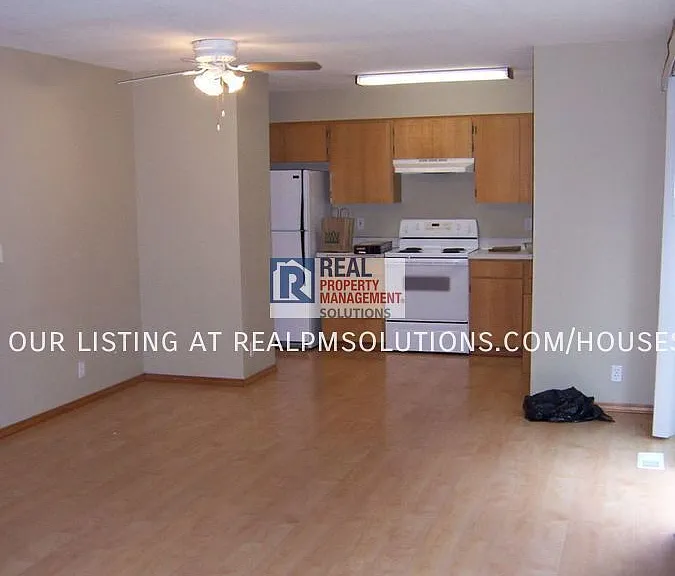 3173 NE 13th Pl — Photo 7