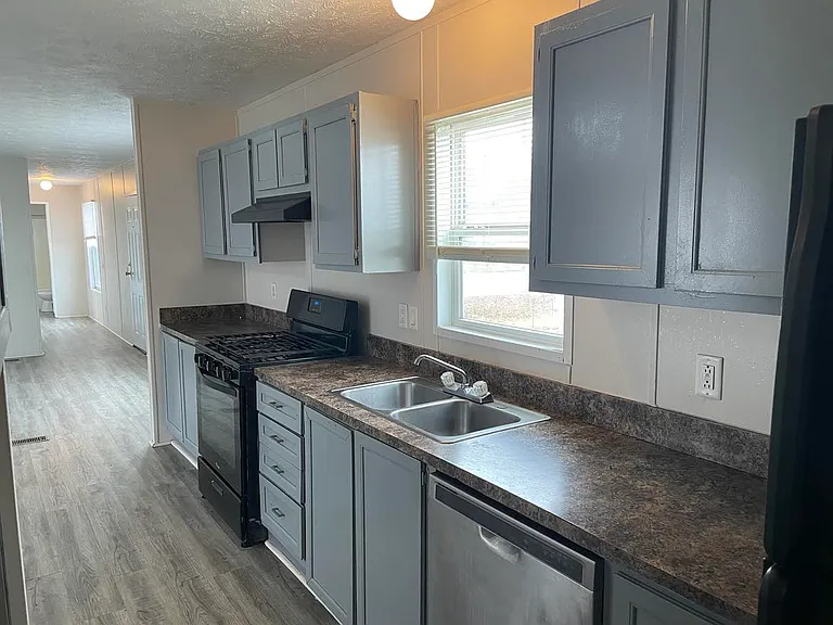 Regency Pointe — Photo 12
