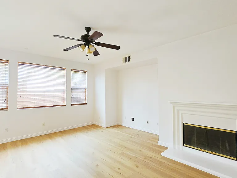 34619 Chinaberry Dr — Photo 9