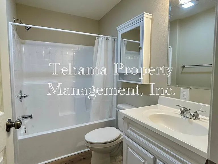 220 D St #B — Photo 10