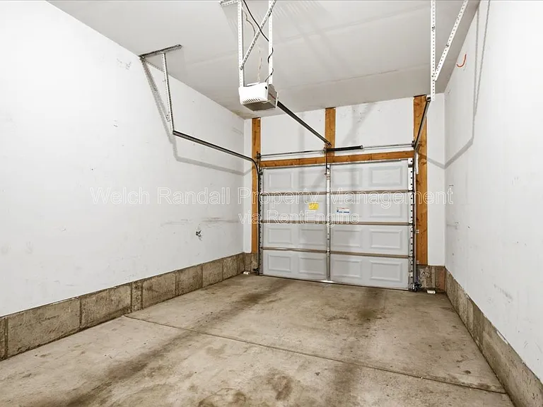672 E Clearwater Dr N — Photo 27