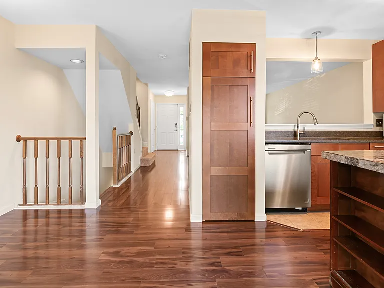 26 Wessex Ct — Photo 8