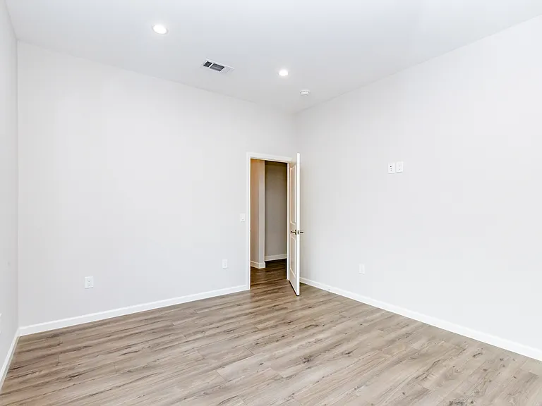 7909 Aura Ave — Photo 13