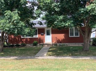 929 N 4th St, Breese, IL 62230