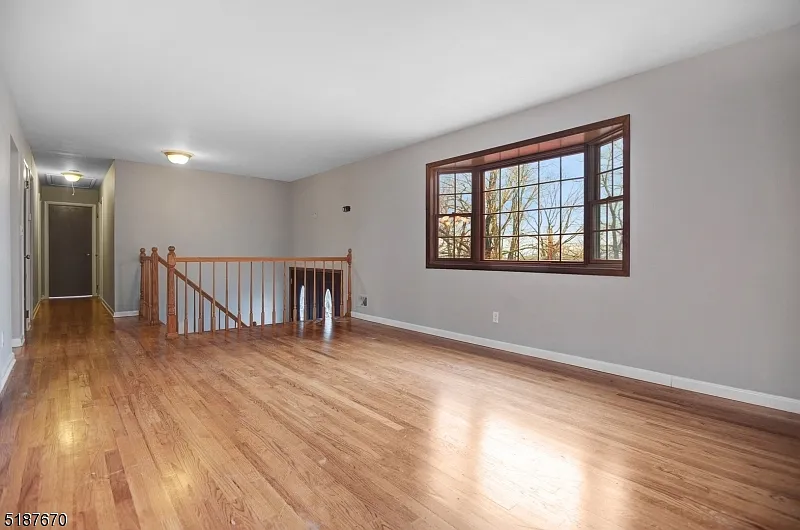 4 bed, 2.5 bath, $4,500 — Photo 4