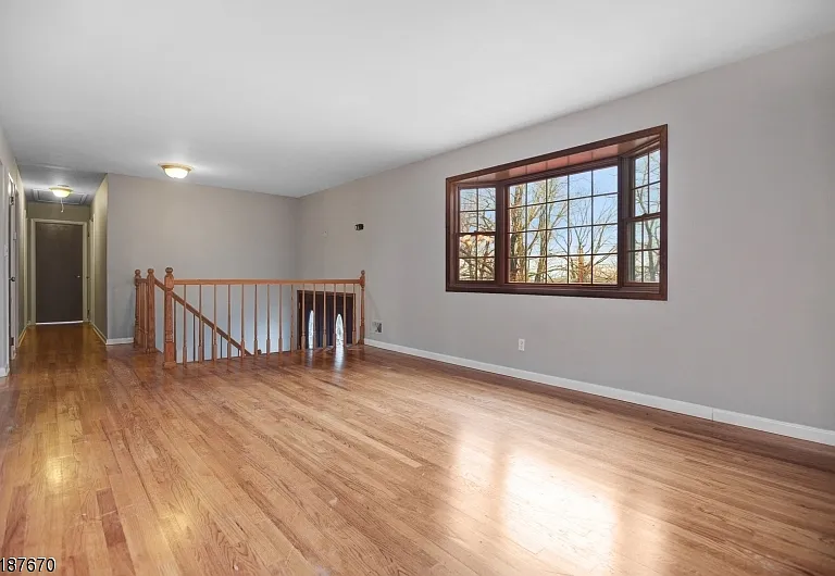 28 Bear Brook Ln — Photo 4