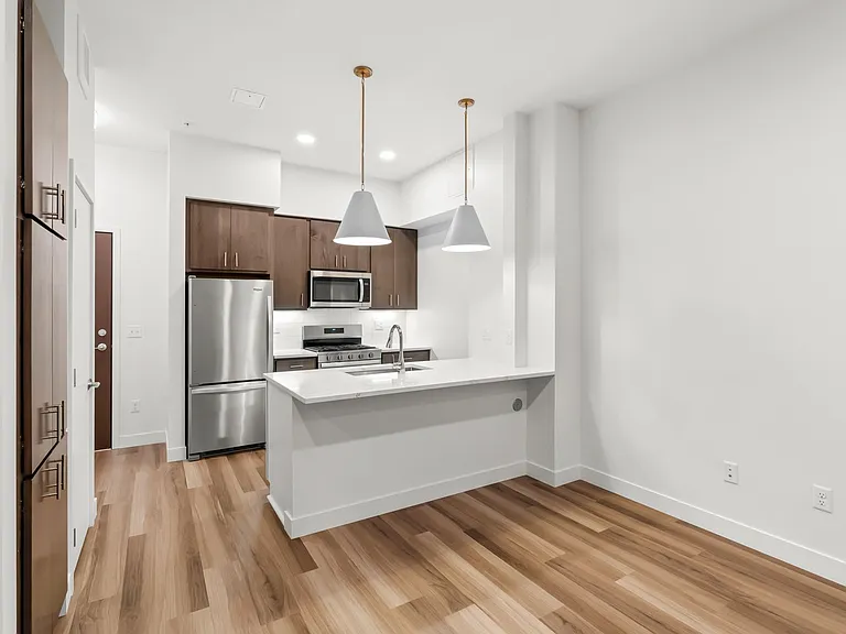 Rivergate Apartments — Photo 37