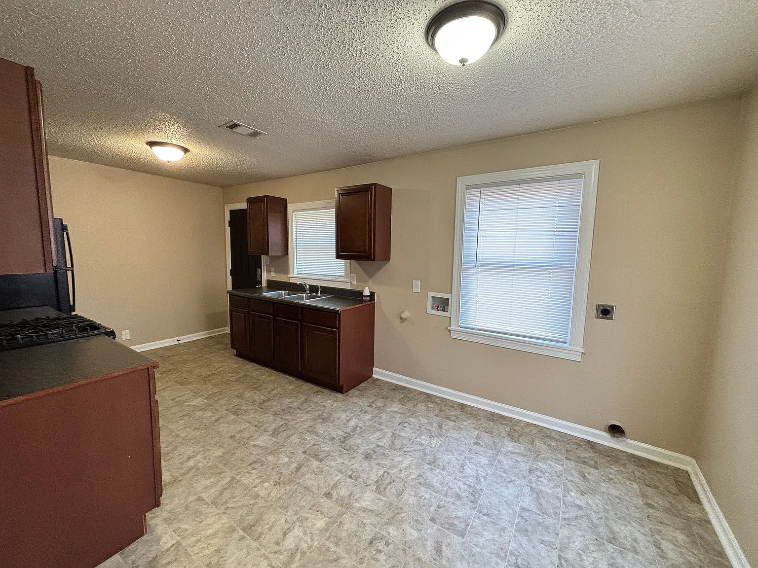 2602 S Monroe St — Photo 4