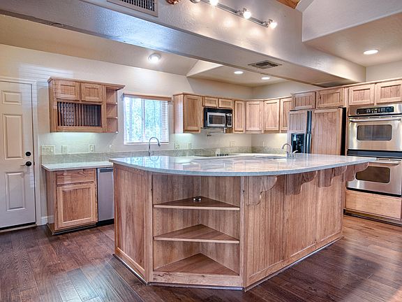 5th image of 1025 W Monarch Cir