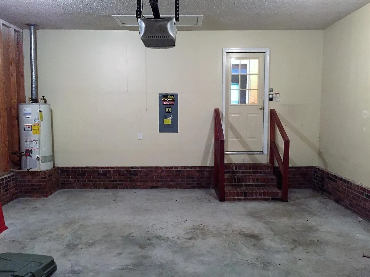 3 bed, 1699 sqft, $1,900 — Photo 3