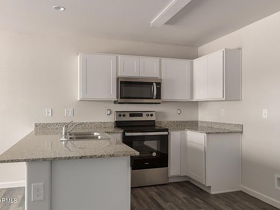 3rd image of 4025 N Montgomery Cir