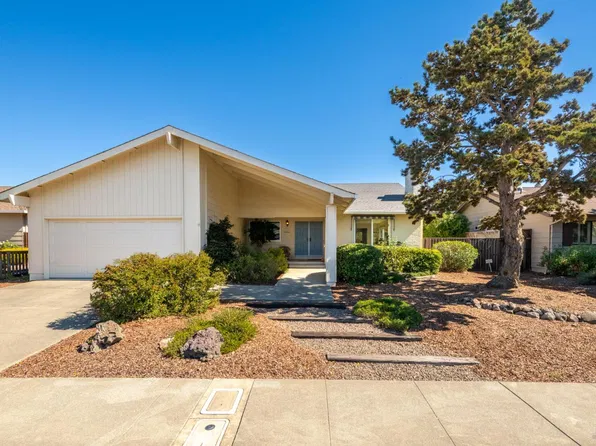 8826 Oakmont Drive, Santa Rosa, CA 95409