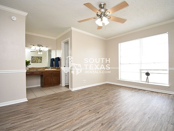 5th image of 102 Palmwood Dr #H