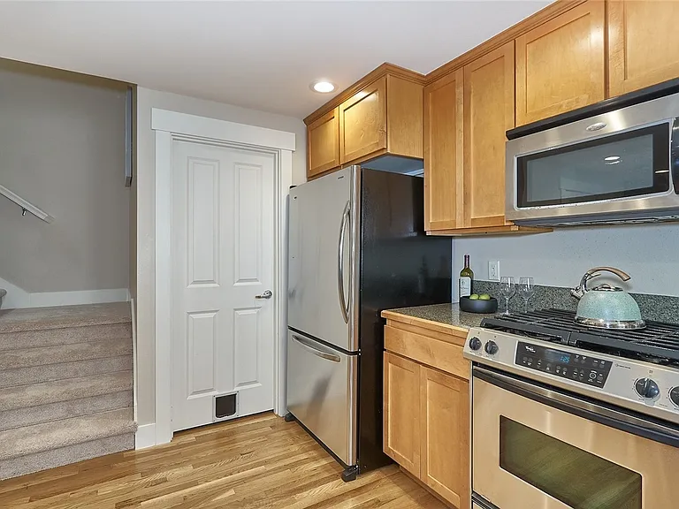 8552 Midvale Ave N #B — Photo 16