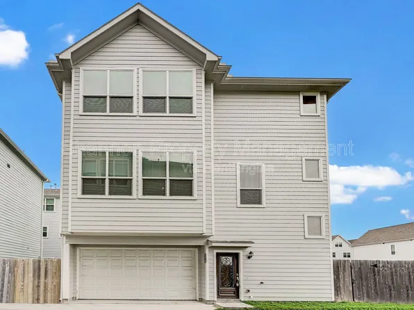 705 Link Rd, Houston, TX 77009