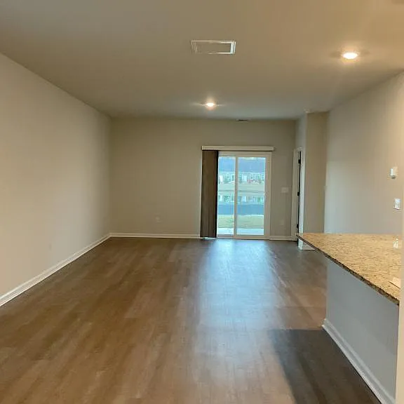 8147 Forest Edge Dr — Photo 5