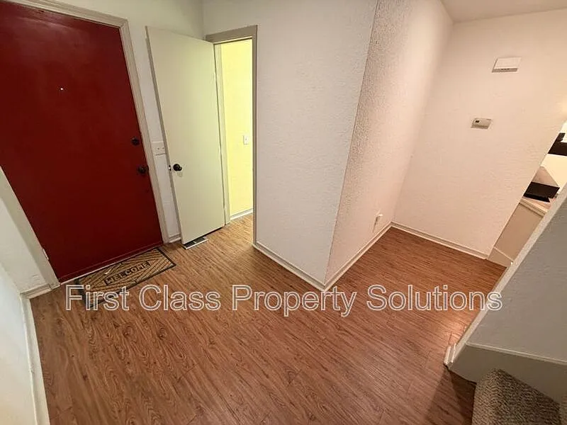 2 bed, 2.5 bath, 1595 sqft, $1,545 — Photo 2
