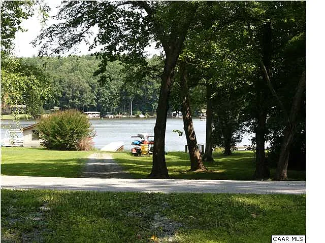 1975 S Lakeshore Dr photo 1