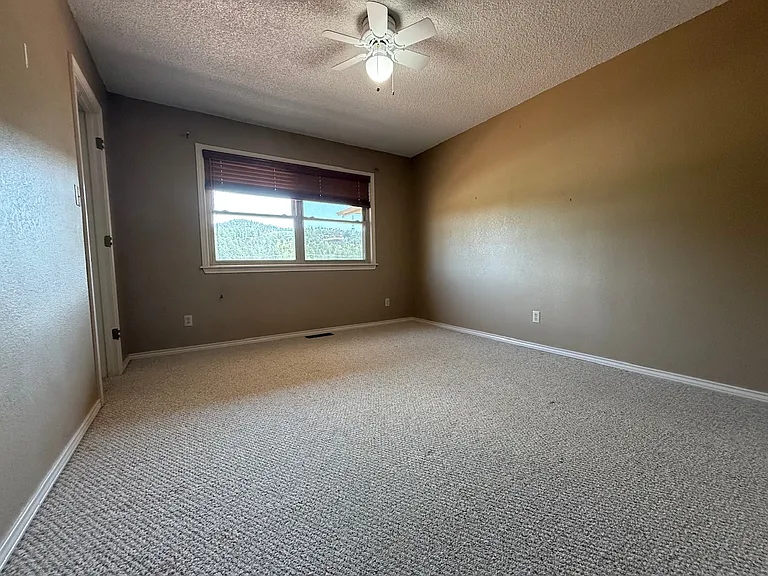 312 Barcus Rd — Photo 9