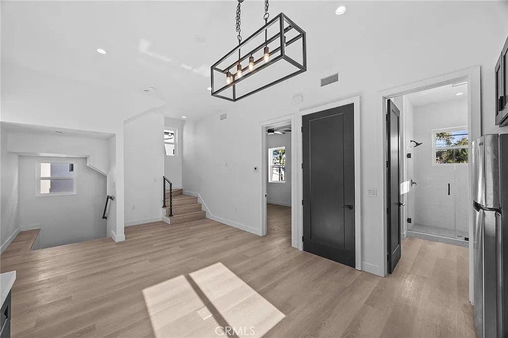 1 bed, 725 sqft, $3,200 — Photo 4