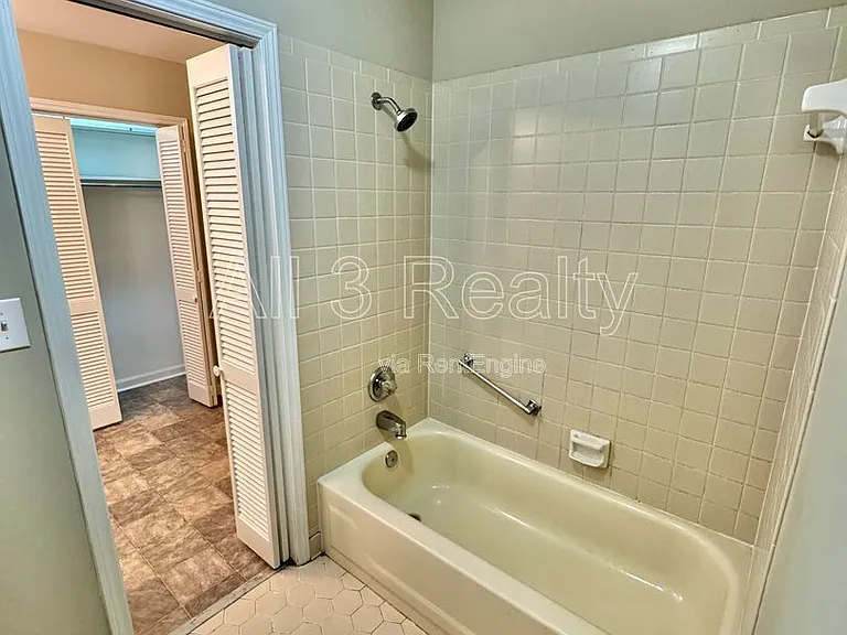 804 Hillman St — Photo 22