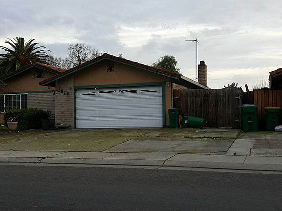 3rd image of 1014 Castle Oaks Dr