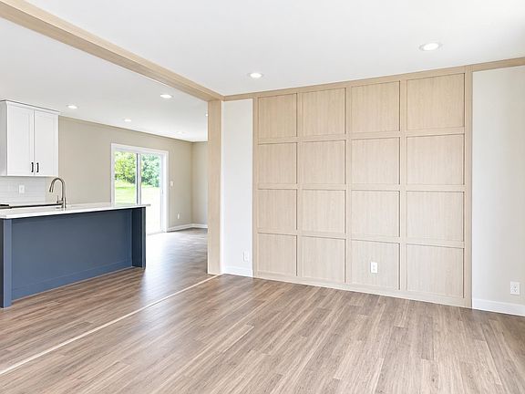5th image of 522 Burton Creekside Rd