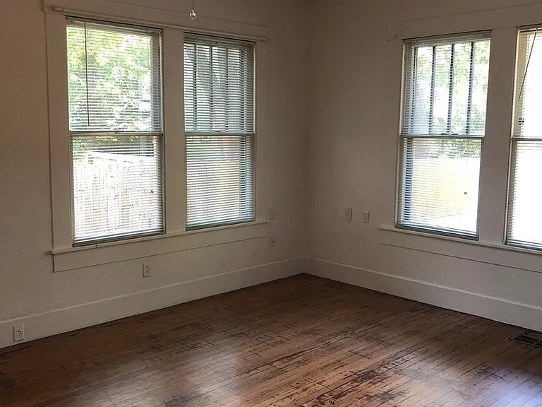 407 West 35th Street — Photo 13