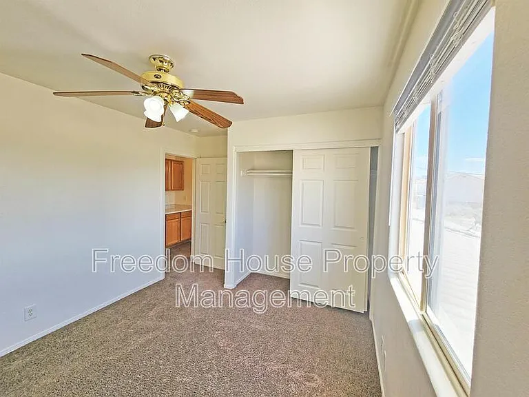 1080 Karen Ct #3 — Photo 24
