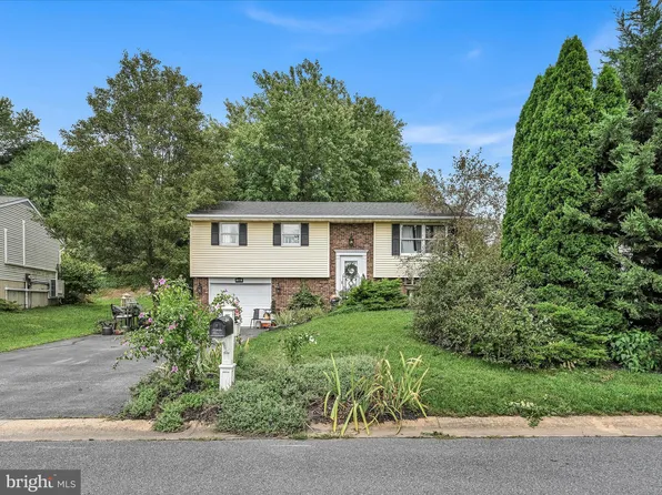 3189 Thornapple Dr, Lancaster, PA 17601