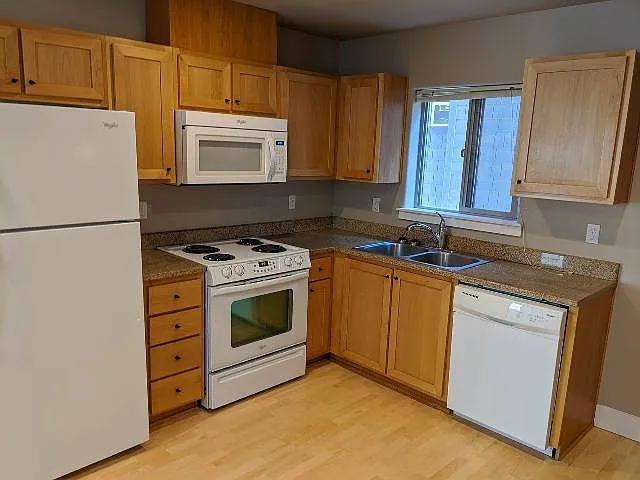 #4 - Kitchen #4 - Kitchen
