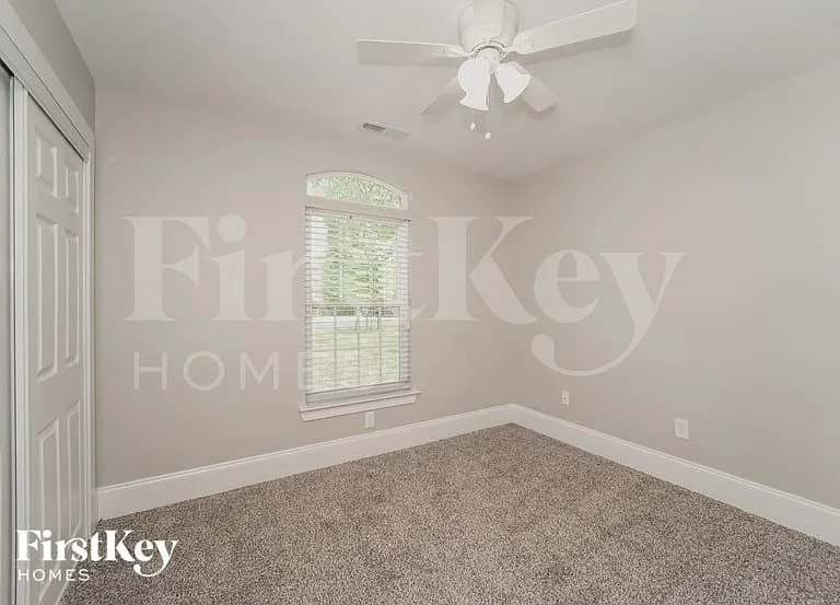 115 Kings Dr — Photo 13