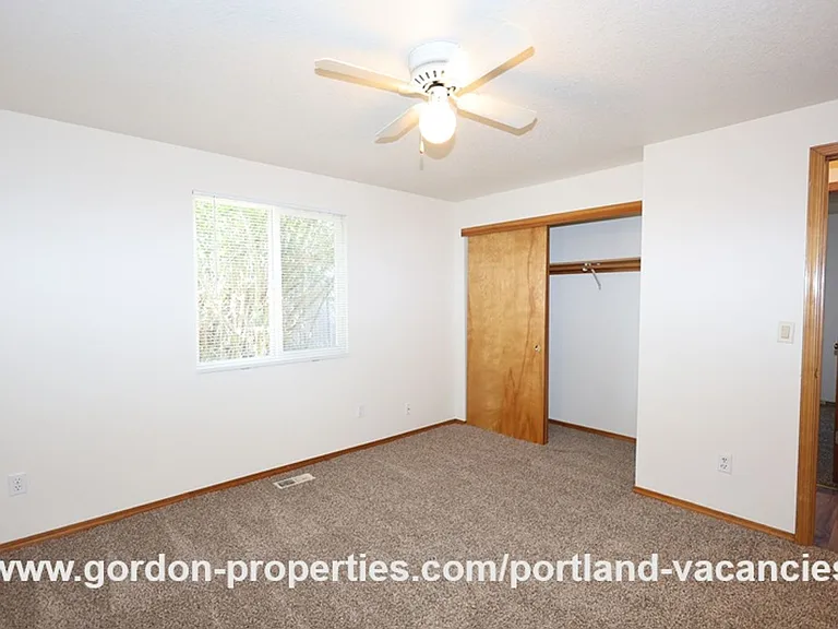 9641 SE Schiller St — Photo 28